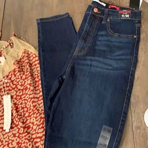 Celebrity Pink Curvy Hi Rise Jeans size 11